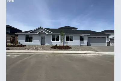 135 Elkton St, Sutherlin, OR 97479 - Photo 1