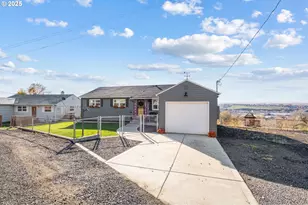 1214 NW Furnish Pl, Pendleton, OR 97801 - Photo 1