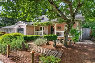 3665 SE Raymond St, Portland, OR 97202 - Photo 1