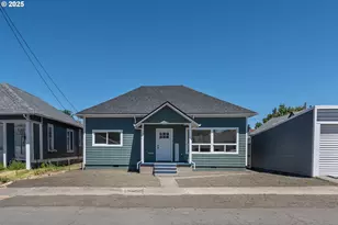 176 SE Hoover Ave, Roseburg, OR 97470 - Photo 1