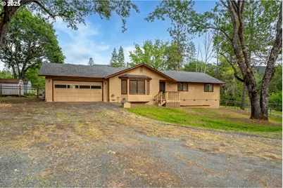 243 Stanvira Way, Grants Pass, OR 97526 - Photo 1