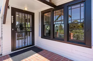 6557 SE Thorburn St, Portland, OR 97215 - Photo 1