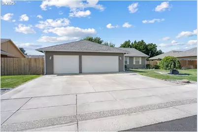 905 W Hartley Ave, Hermiston, OR 97838 - Photo 1