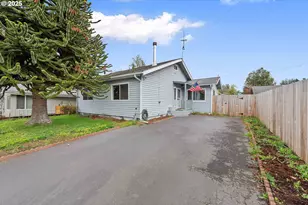 366 6th Ave, Coos Bay, OR 97420 - Photo 1