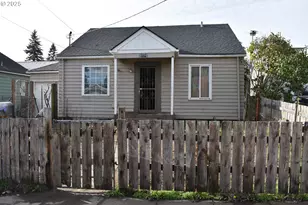 207 SW 4th Ave, Kelso, WA 98626 - Photo 1