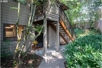 21 Crestfield Ct, Lake Oswego, OR 97035 - Photo 1