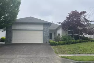 15732 NE Russell St, Portland, OR 97230 - Photo 1