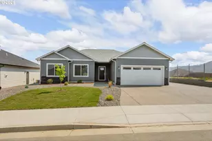 890 Durham Ave, Sutherlin, OR 97479 - Photo 1