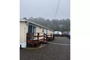 624 S Dolphin St S, Rockaway Beach, OR 97136 - Photo 1