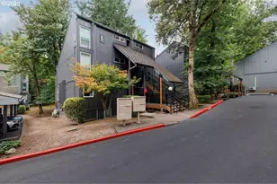 100 Kerr Pkwy, Lake Oswego, OR 97035 - Photo 1