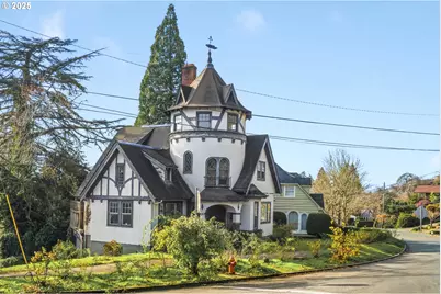 3880 NE Wistaria Dr, Portland, OR 97212 - Photo 1