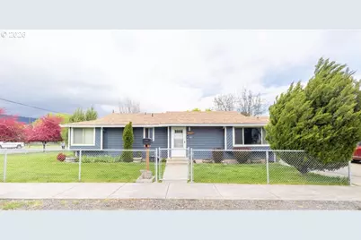 801 Lane Ave, La Grande, OR 97850 - Photo 1