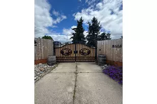 800 S Springbrook Rd, Newberg, OR 97132 - Photo 1