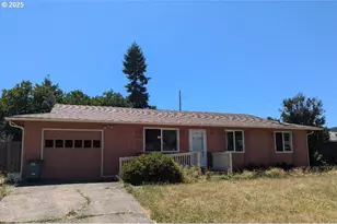 47696 W 1st St, Oakridge, OR 97463 - Photo 1