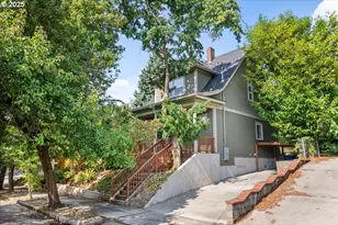 917 NE Skidmore St, Portland, OR 97211 - Photo 1