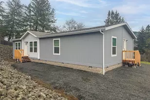 252 NE 3rd St, Oakland, OR 97462 - Photo 1