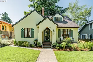 3824 SE Carlton St, Portland, OR 97202 - Photo 1