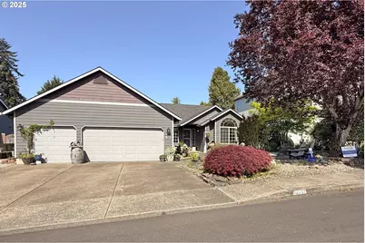12737 SE Weedman Ct, Oak Grove, OR 97222 - Photo 1