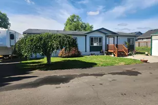 226 Lexington Ave, Kelso, WA 98626 - Photo 1