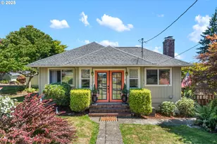 719 Peters St, Raymond, WA 98577 - Photo 1