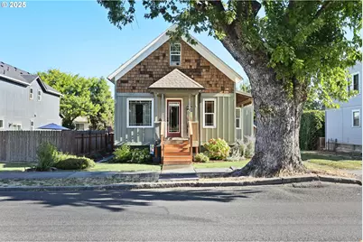 811 W 9th St, The Dalles, OR 97058 - Photo 1