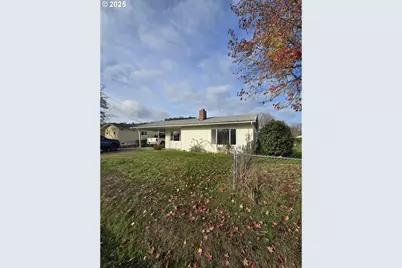 151 NW Sherry St, Winston, OR 97496 - Photo 1