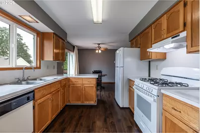 275 West St, Saint Helens, OR 97051 - Photo 7