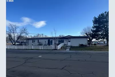 1105 W Sunland Ave, Hermiston, OR 97838 - Photo 1