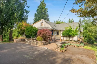 2419 NE Grandhaven St, McMinnville, OR 97128 - Photo 1