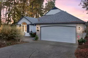 3215 SE Baypoint Dr, Vancouver, WA 98683 - Photo 1