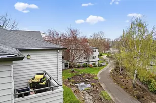 4970 S Landing Dr, Portland, OR 97239 - Photo 1