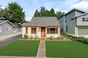 1820 E 33rd St, Vancouver, WA 98663 - Photo 1