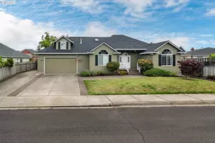 1044 NW Kring St, Roseburg, OR 97471 - Photo 1