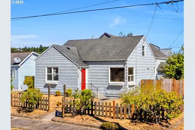 132 Main St, Ilwaco, WA 98624 - Photo 1