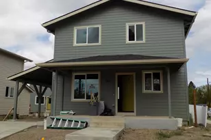 585 SE Firefly Ave, Corvallis, OR 97333 - Photo 1