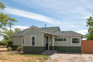 108 NW Dogwood Ave, Redmond, OR 97756 - Photo 1