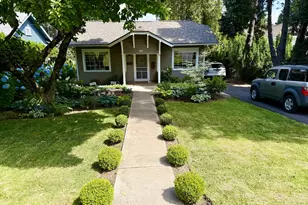 1204 State St, Hood River, OR 97031 - Photo 1