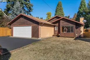 156 NE Columbia St, White Salmon, WA 98672 - Photo 1