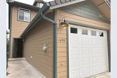 1690 32nd St, Florence, OR 97439 - Photo 1