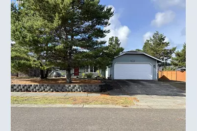 1425 Zebrawood St, Florence, OR 97439 - Photo 1