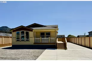 94114 4th St, Gold Beach, OR 97444 - Photo 1