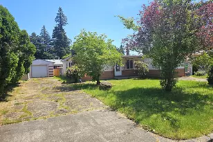 748 SE 112th Ave, Portland, OR 97216 - Photo 1