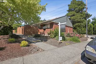 15100 SW Crown Dr, King City, OR 97224 - Photo 1