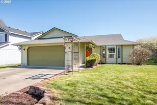 121 Adams Dr, Kelso, WA 98626 - Photo 1