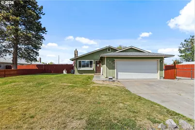 1070 SW 10th Pl, Hermiston, OR 97838 - Photo 1