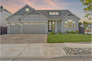 915 SE 35th St, Battle Ground, WA 98604 - Photo 1