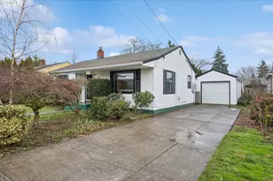 7630 NE Stanton St, Portland, OR 97213 - Photo 1