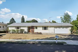 1727 NE 153rd Pl, Portland, OR 97230 - Photo 1