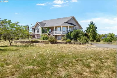 360 Capital Ln, Roseburg, OR 97471 - Photo 1