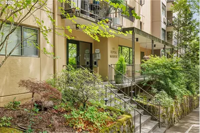 2021 SW Main St #11, Portland, OR 97205 - Photo 1